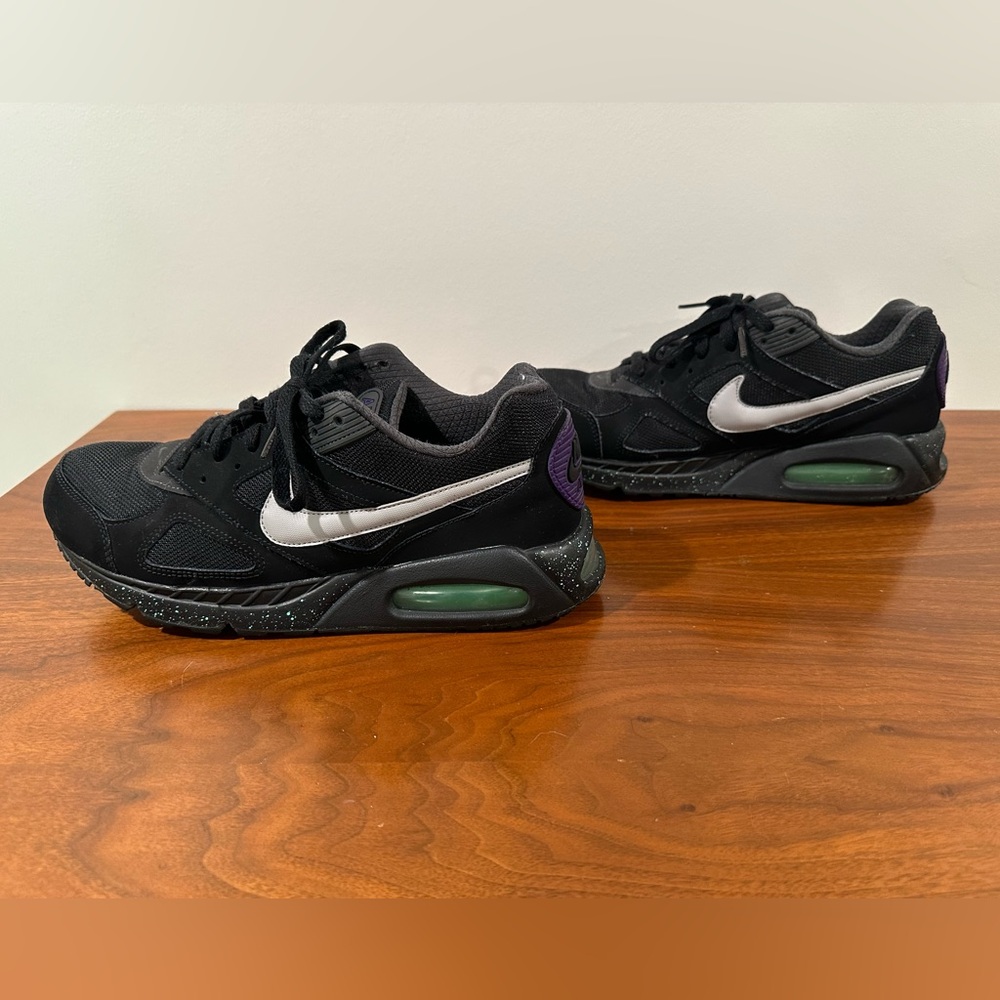 Black Air Max 90 w purple/green accents … sz 10